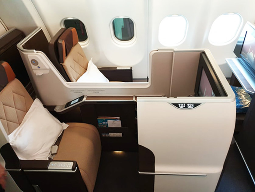 Oman Air 787 Business Class Review | Flat Beds
